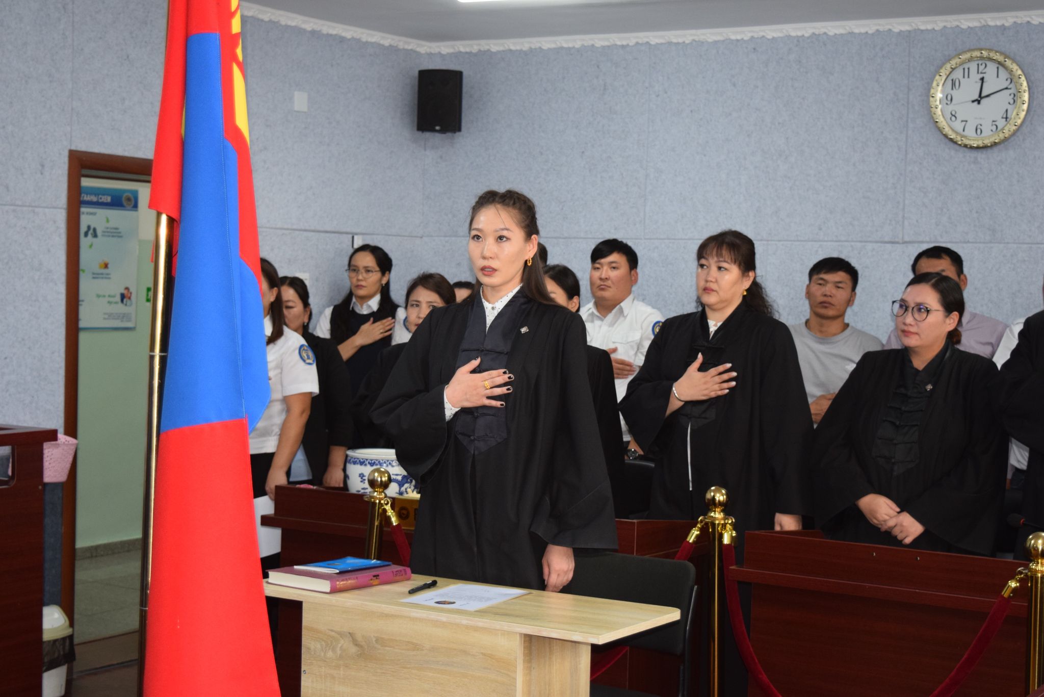Шүүгчийн тангараг өргөх ёслол боллоо – Булган аймаг дахь Шүүхийн тамгын ...